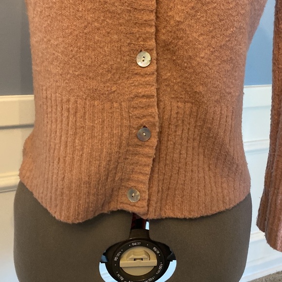 Forever 21 Dusty Pink Boucle Cardigan Sweater with Shell Buttons Size Small - Picture 3 of 7